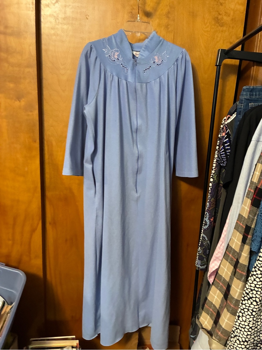 Vintage Serenity Light Blue Embroidered Collar Women's front zip housecoat robe